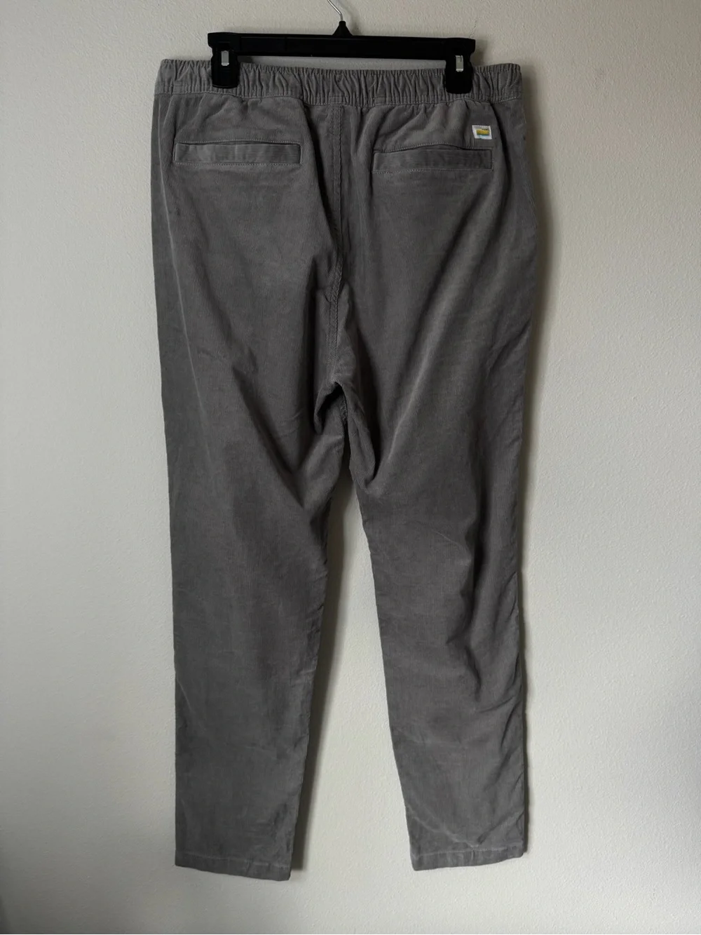 Vuori Optimist Pants Shitake Gray Corduroy Elastic Waist Drawstring Men’s Sz L